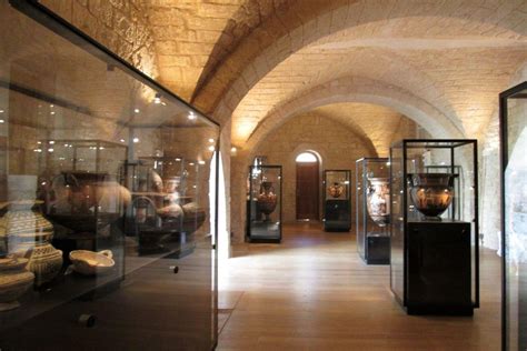 Il Museo Archeologico di Bari: Un Viaggio Tra Artefatti e Storie Antiche!