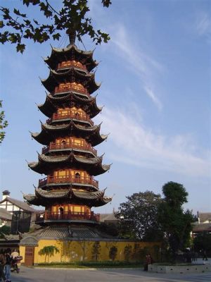 La Pagoda di Zhengjue: Un monumento antico che sfiora il cielo!